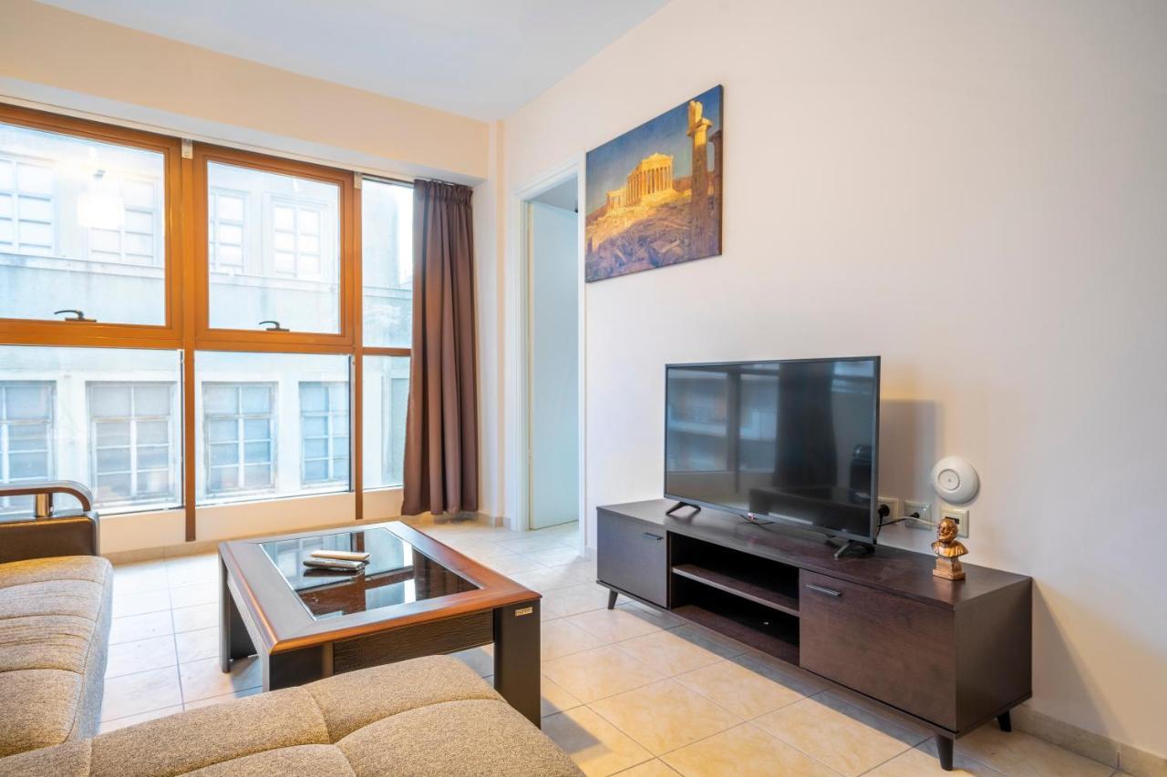 2 Bedroom Renovated Apartment With A View Atena Exterior foto